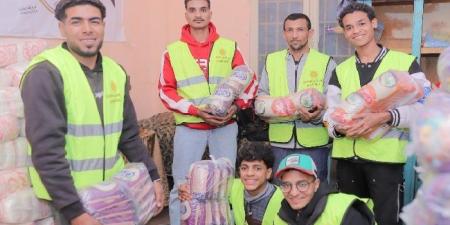 أمانة الشعب الجمهوري بقوص توزع 1000 شنطة رمضانية ضمن مبادرة «مع الناس»