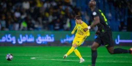 الاتحاد يكتفي بالتعادل 1-1 مع الخليج بمشاركة محمد شريف