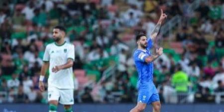 كلاسيكو ناري بين الهلال والأهلي في الدوري السعودي