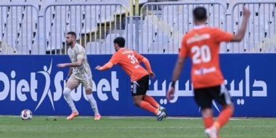 75 دقيقة.. التعادل 1-1 مستمر بين الأهلي وفاركو و3 تغييرات حمراء