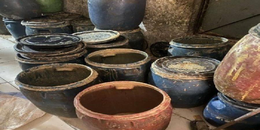 ضبط طن طحينة غير صالحة داخل مصنع بدون ترخيص بالخانكة