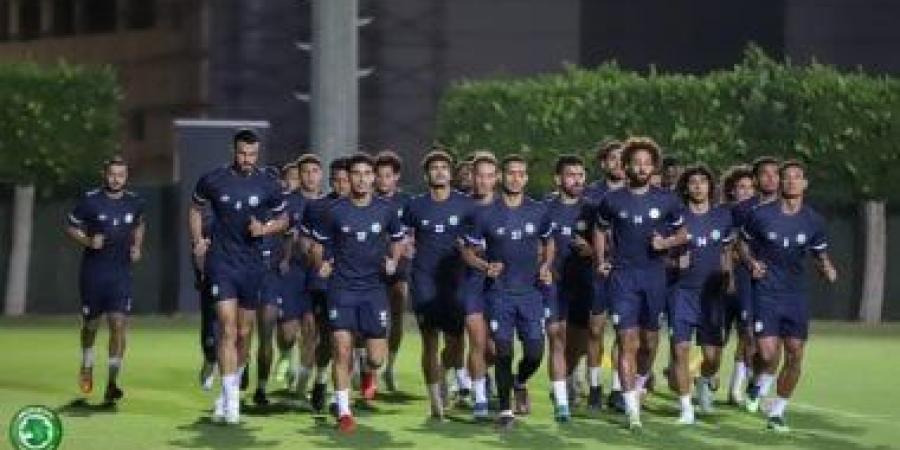 عبدالظاهر السقا يجتمع بلاعبى مودرن سبورت عقب توليه منصب المدير الرياضي