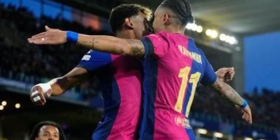 برشلونة ضد بنفيكا .. لامين يامال يبدع والبارسا يتقدم 3-1 في الشوط الأول